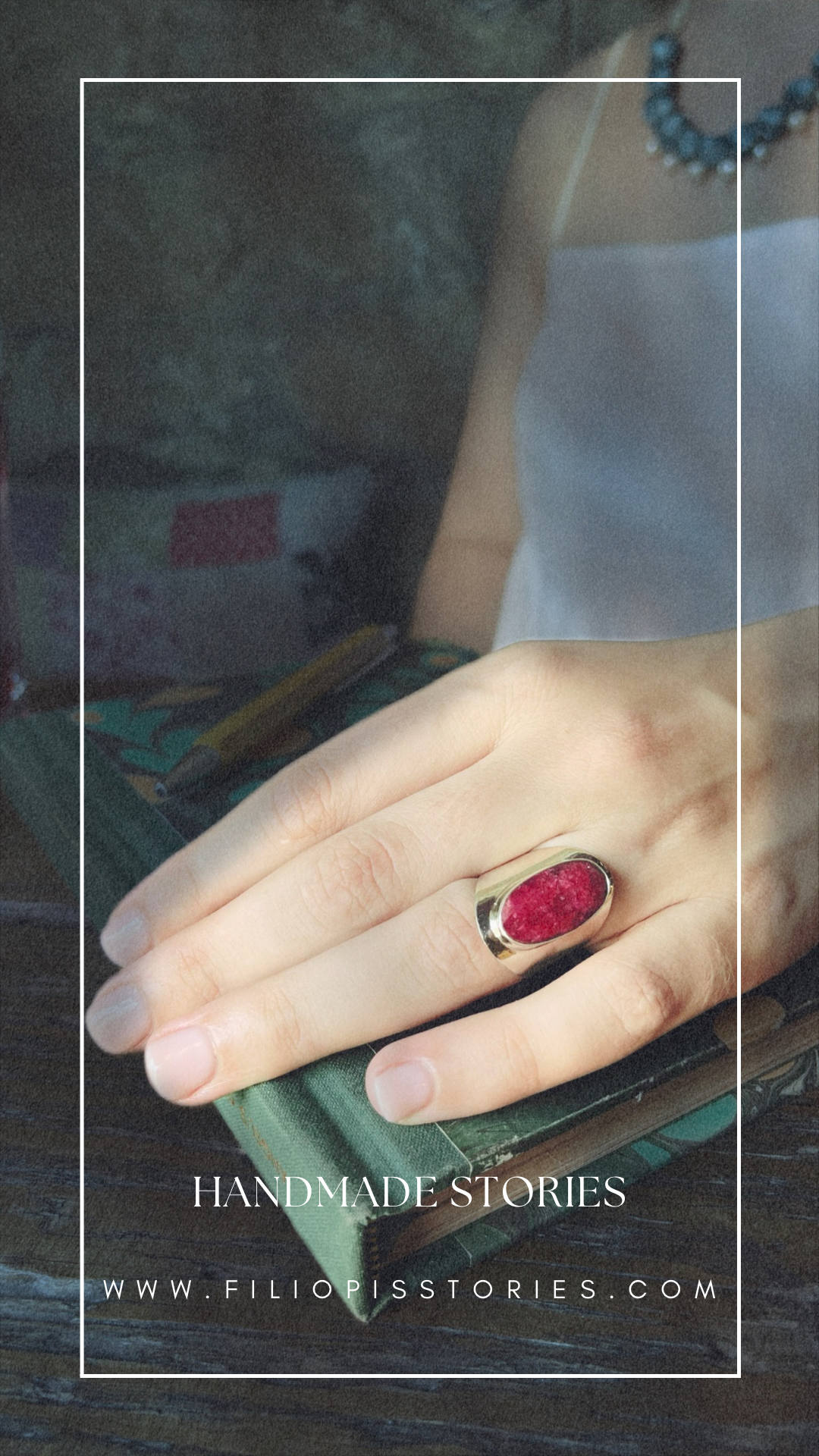 Silver ring - Fuschia agate