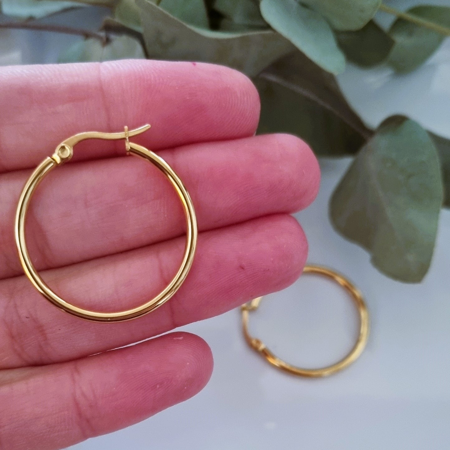 Hoops 2mm gold (6 options)