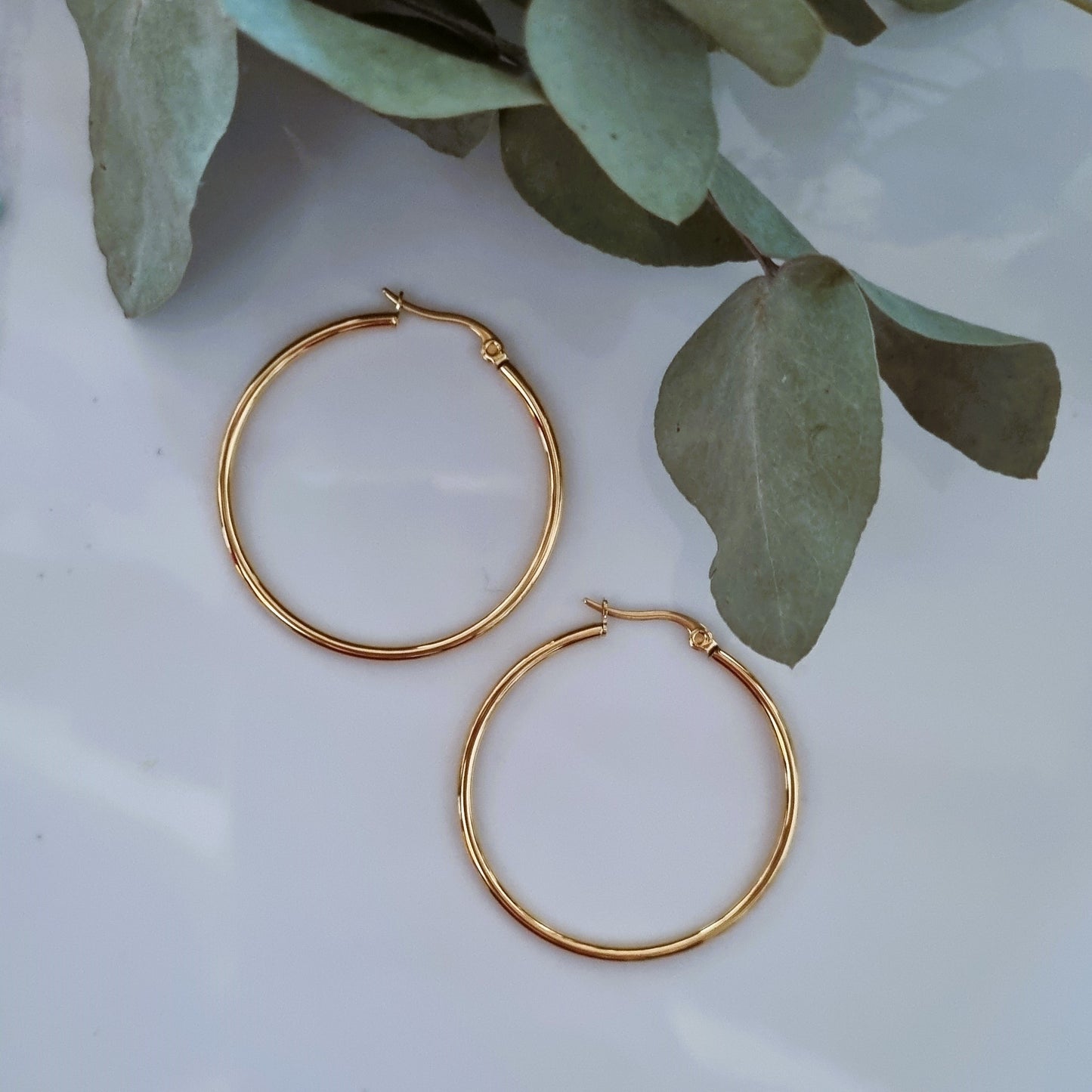 Hoops 2mm gold (6 options)