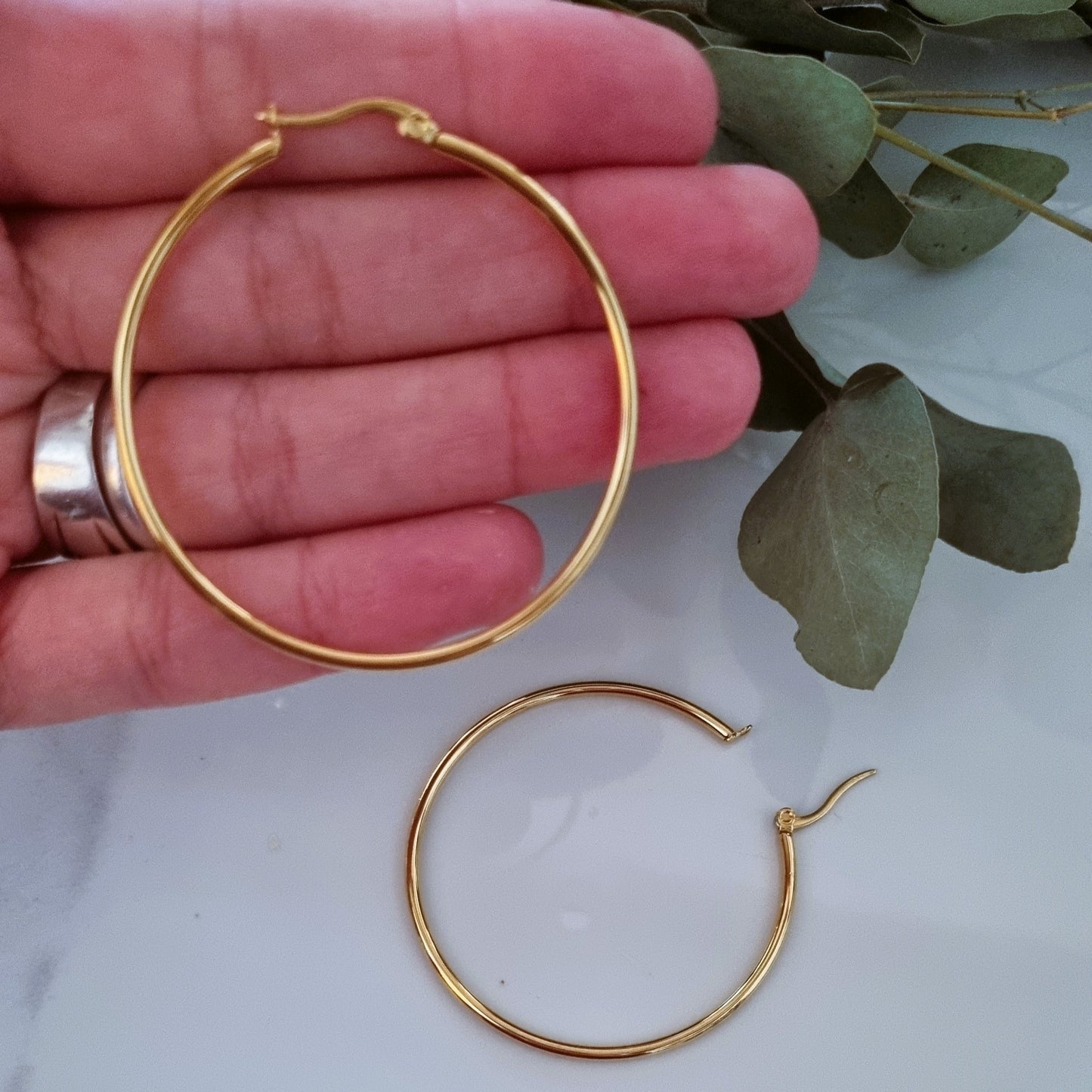 Hoops 2mm gold (6 options)