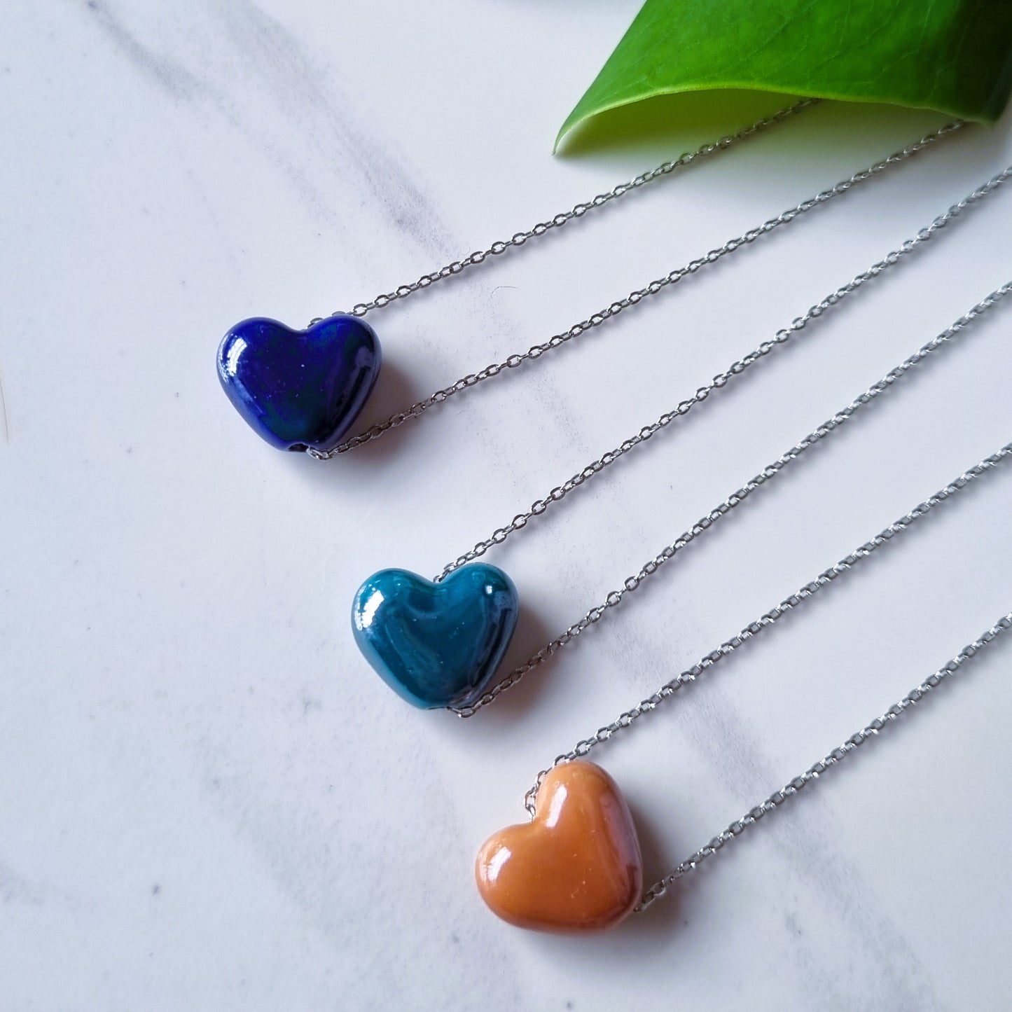 Ceramic hearts necklace (silver)