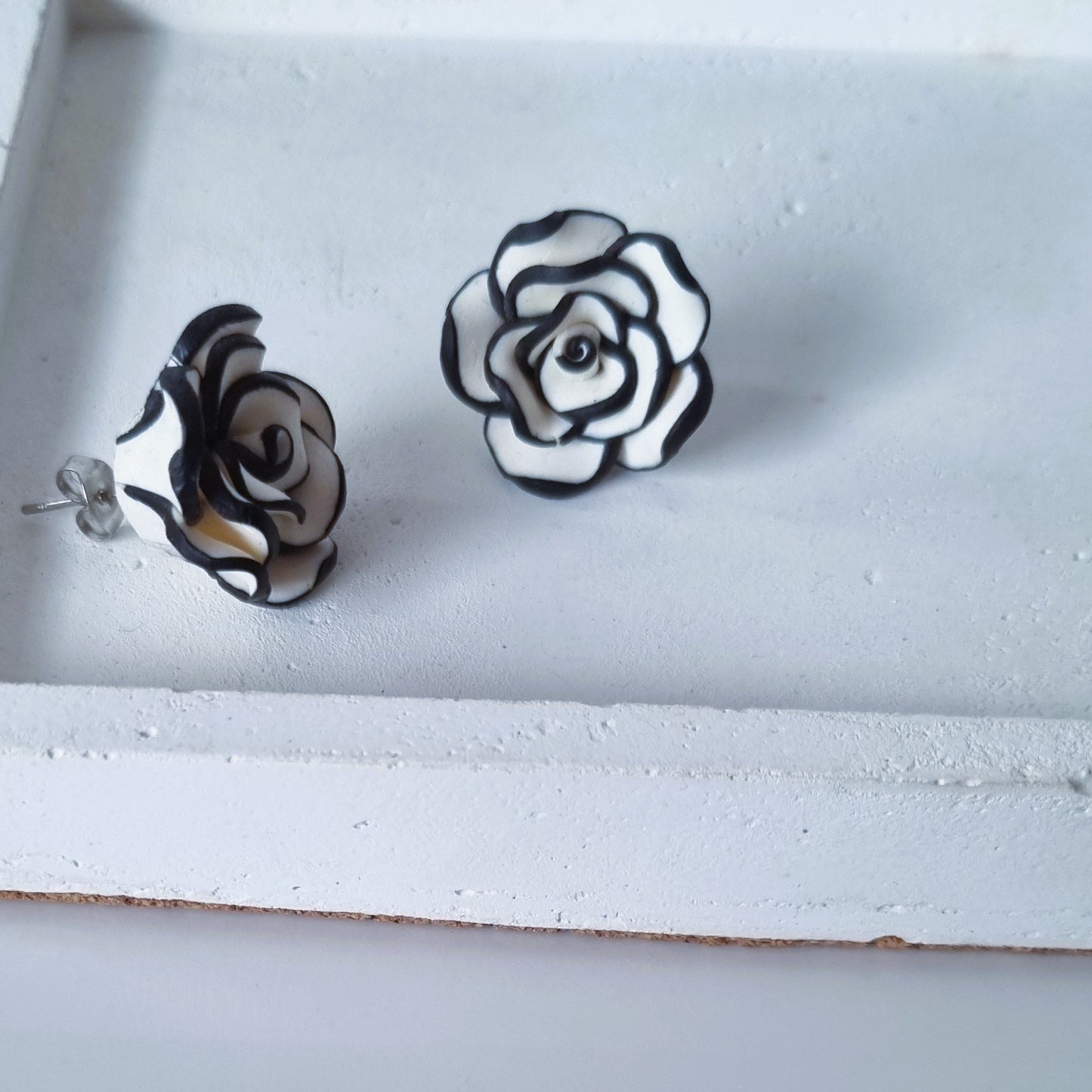 Two-color flower earring (color options)