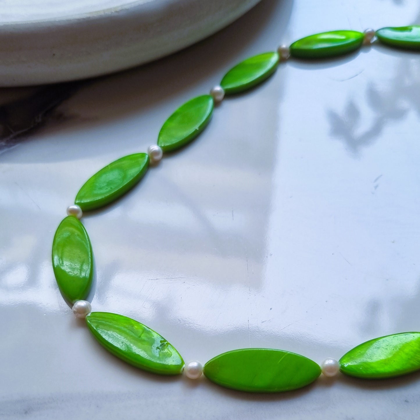 Green cat's eye leaves necklace