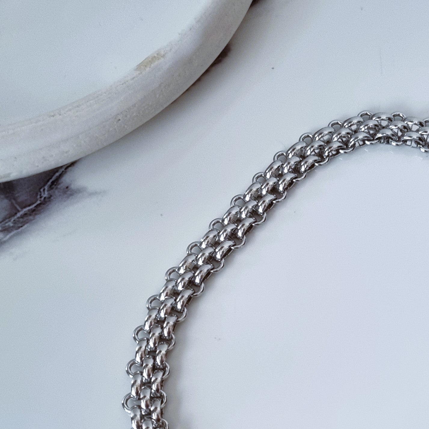 Bold silver necklace