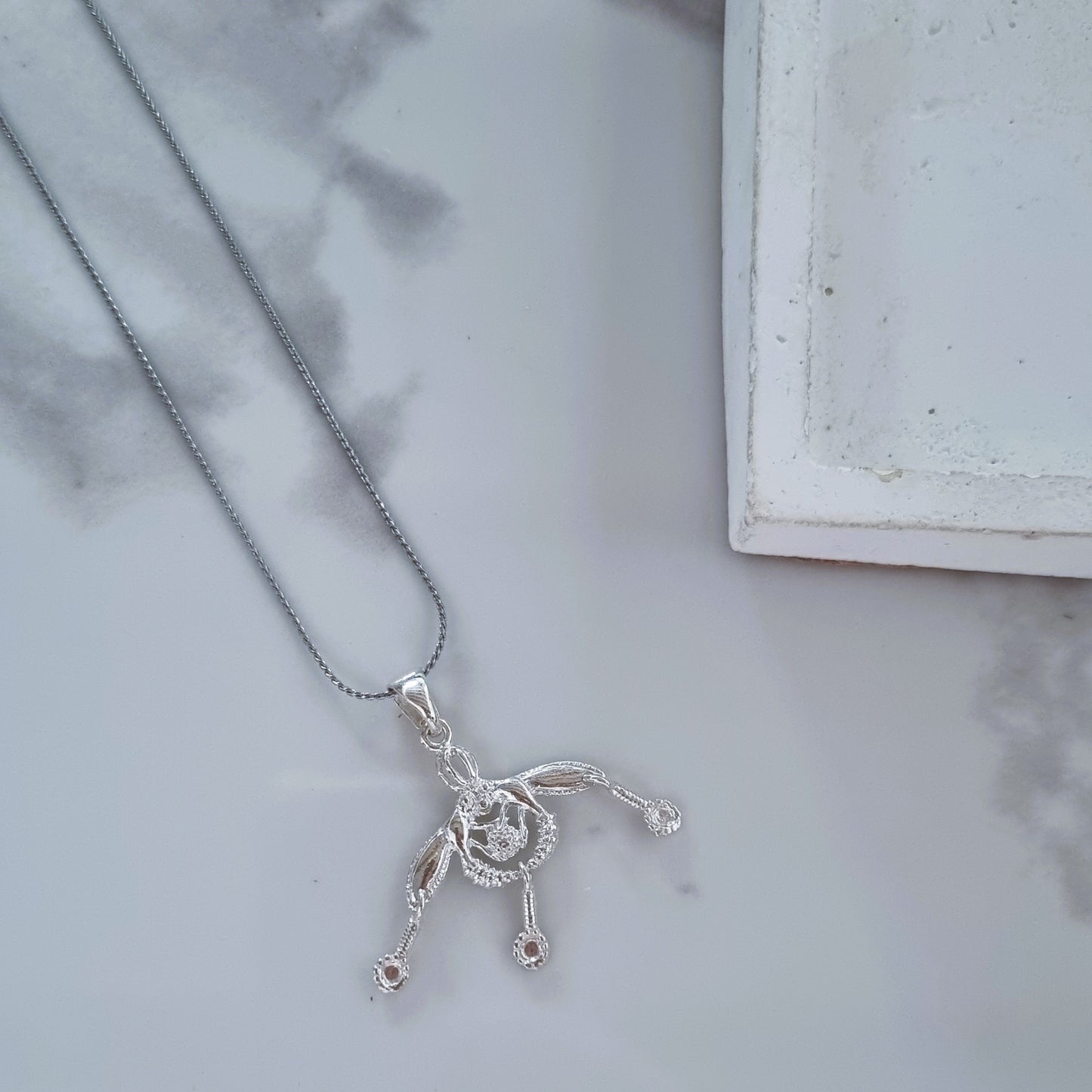 Minoan Bee pendant (silver)