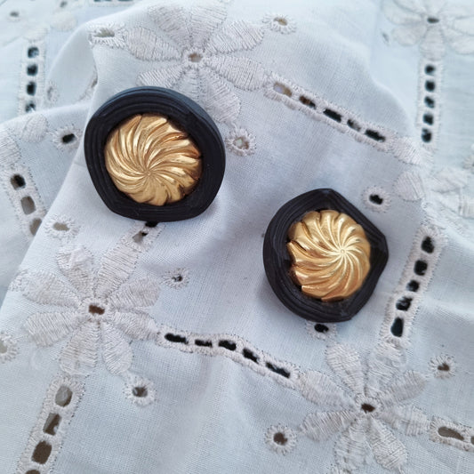 Vintage earrings- Black beauty