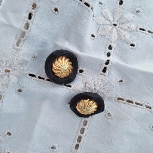 Vintage earrings - Beauty in black (small)