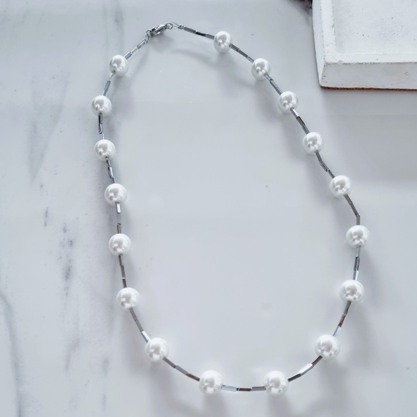 Silver and pearls necklace