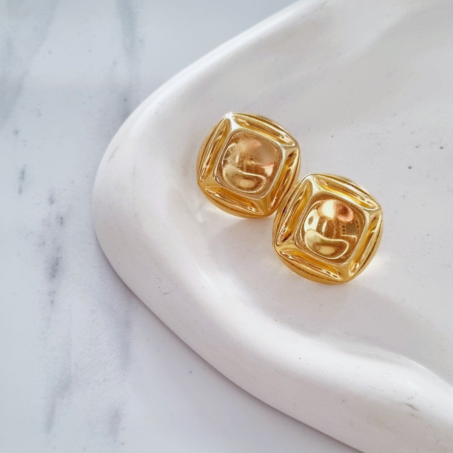 Vintage earrings - Gold squared