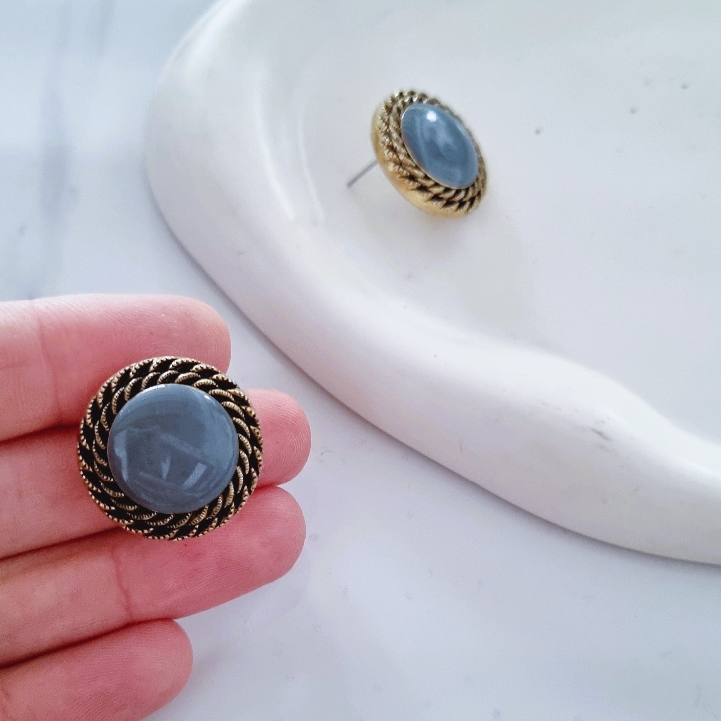 Vintage earrings - Grey