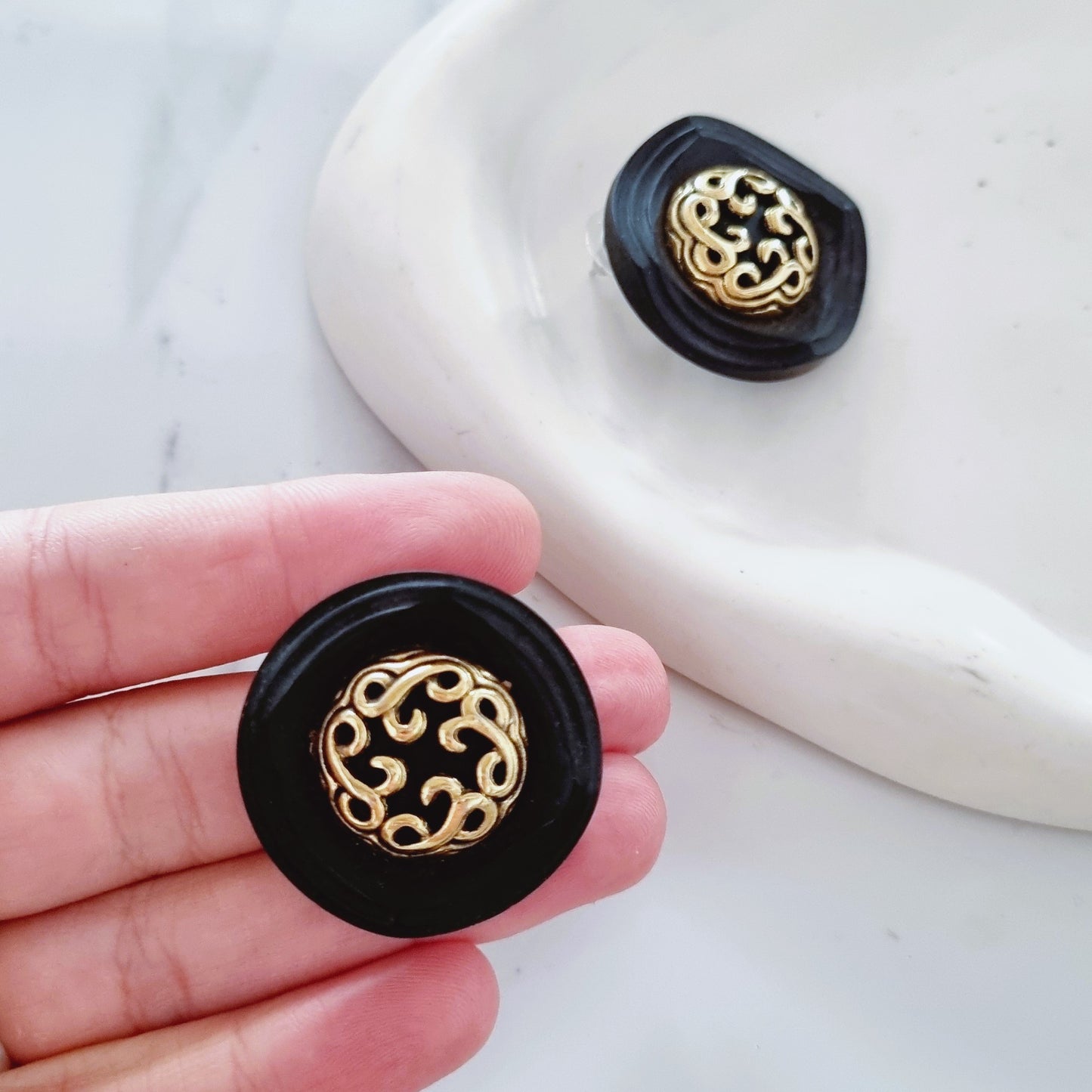 Vintage earrings - Big black