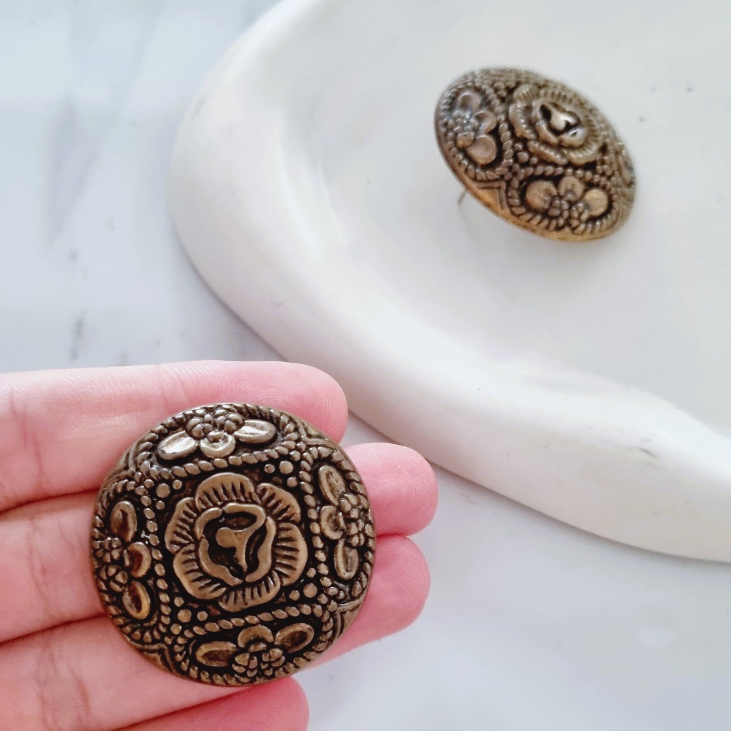 Vintage earrings - big bronze 2