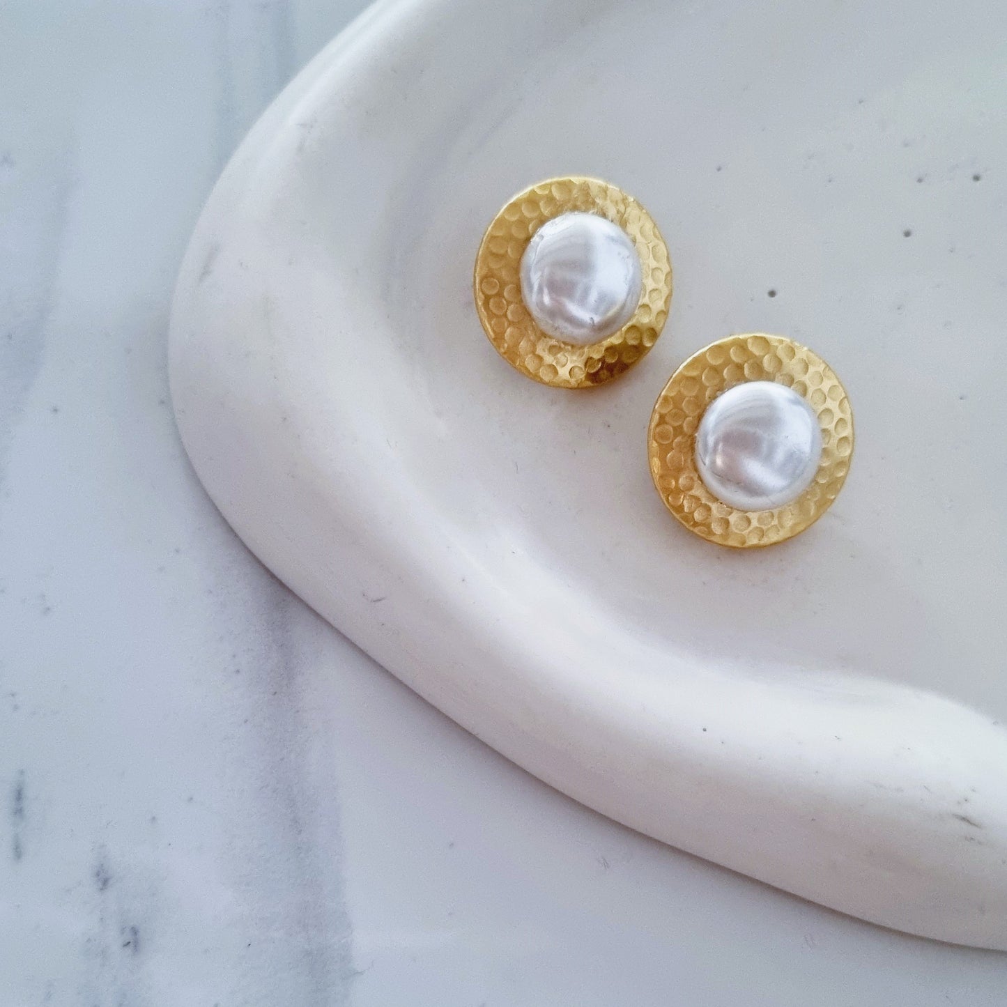 Vintage earrings - Gold/white