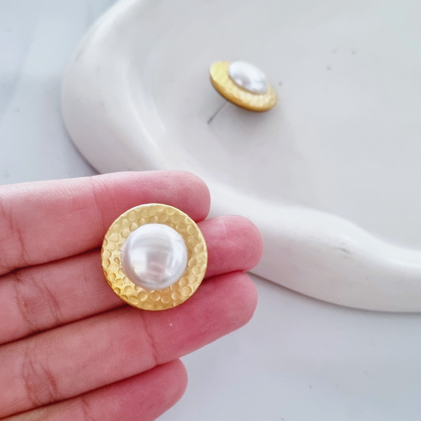 Vintage earrings - Gold/white