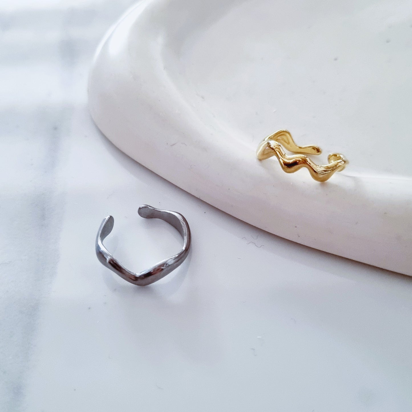 Thin waves ring