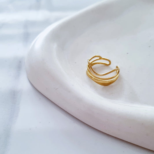 Wavy ring