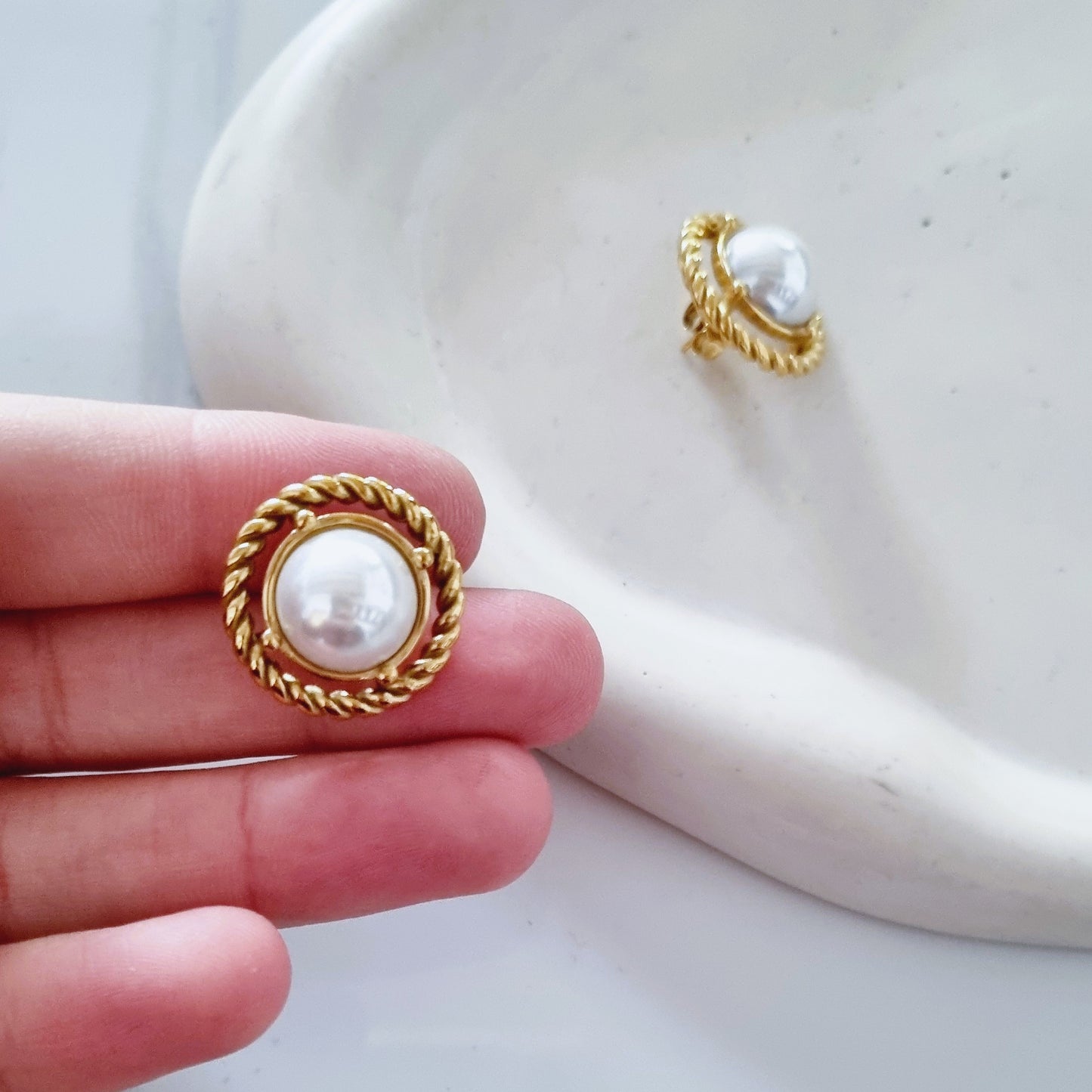 Kind of vintage earrings