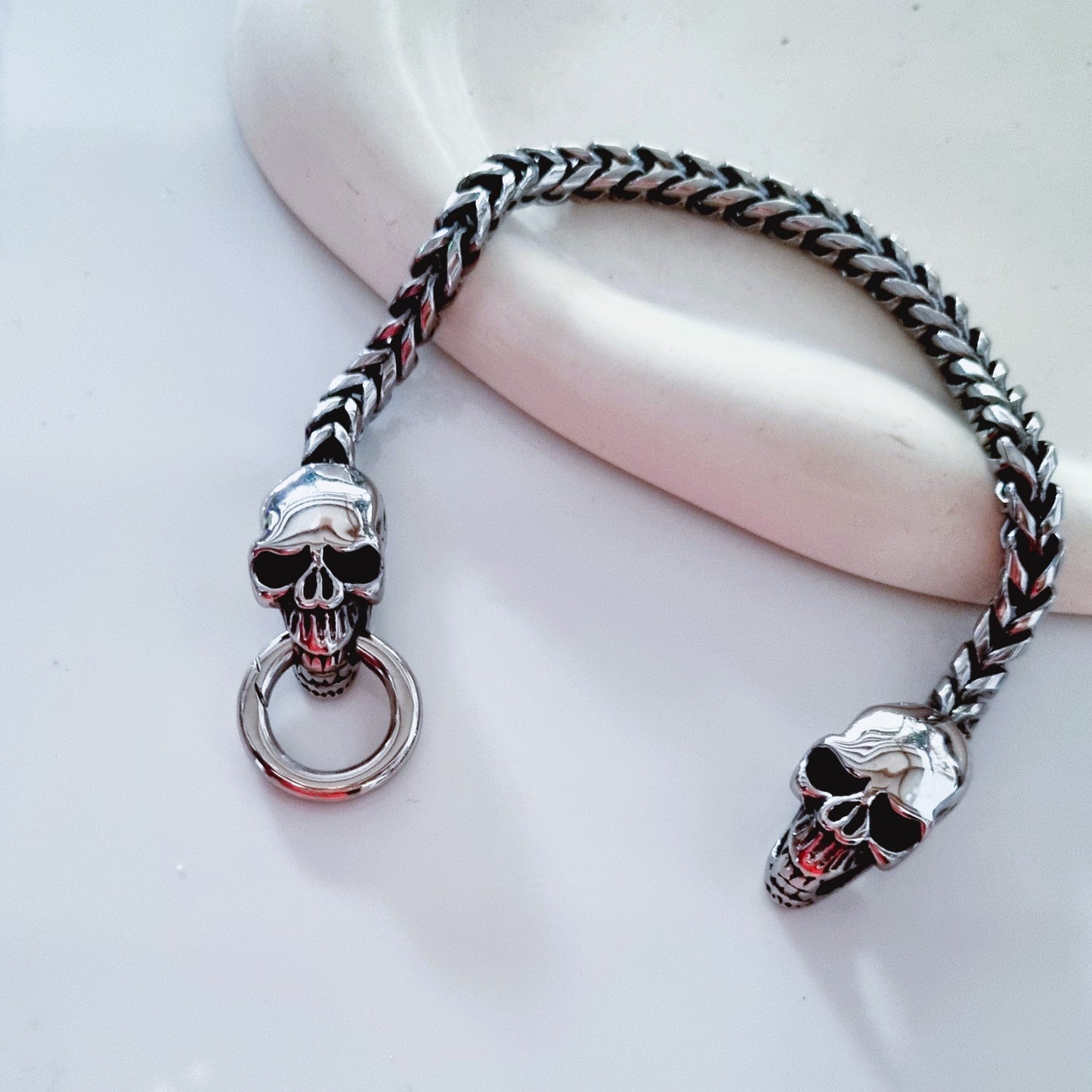 Skulls bracelet