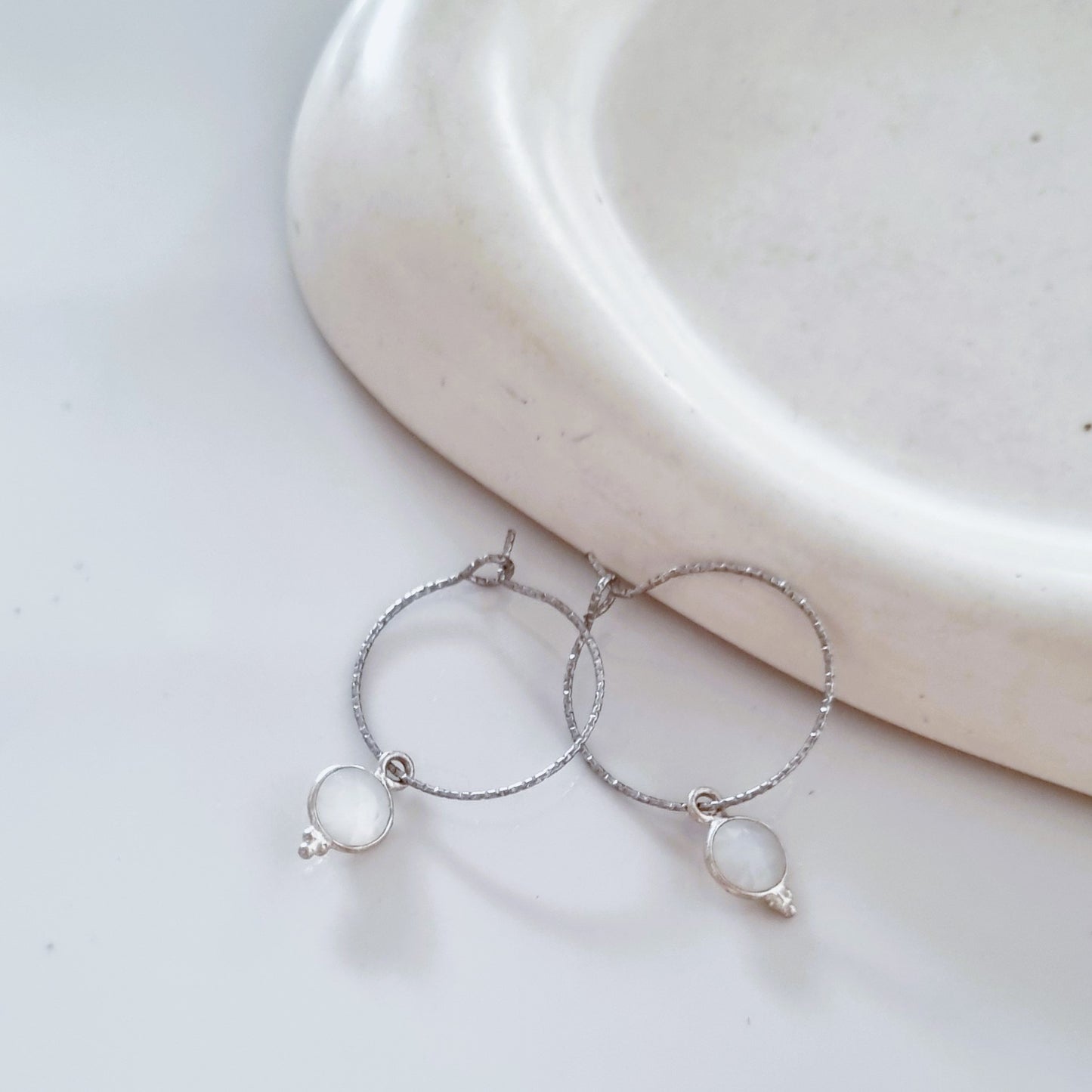 Moonstones earrings