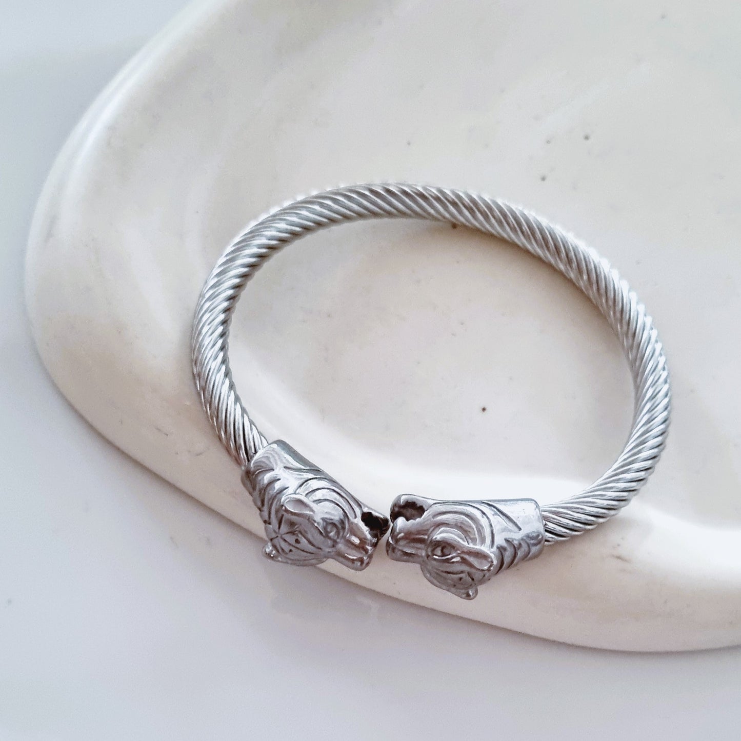 Lions bangle