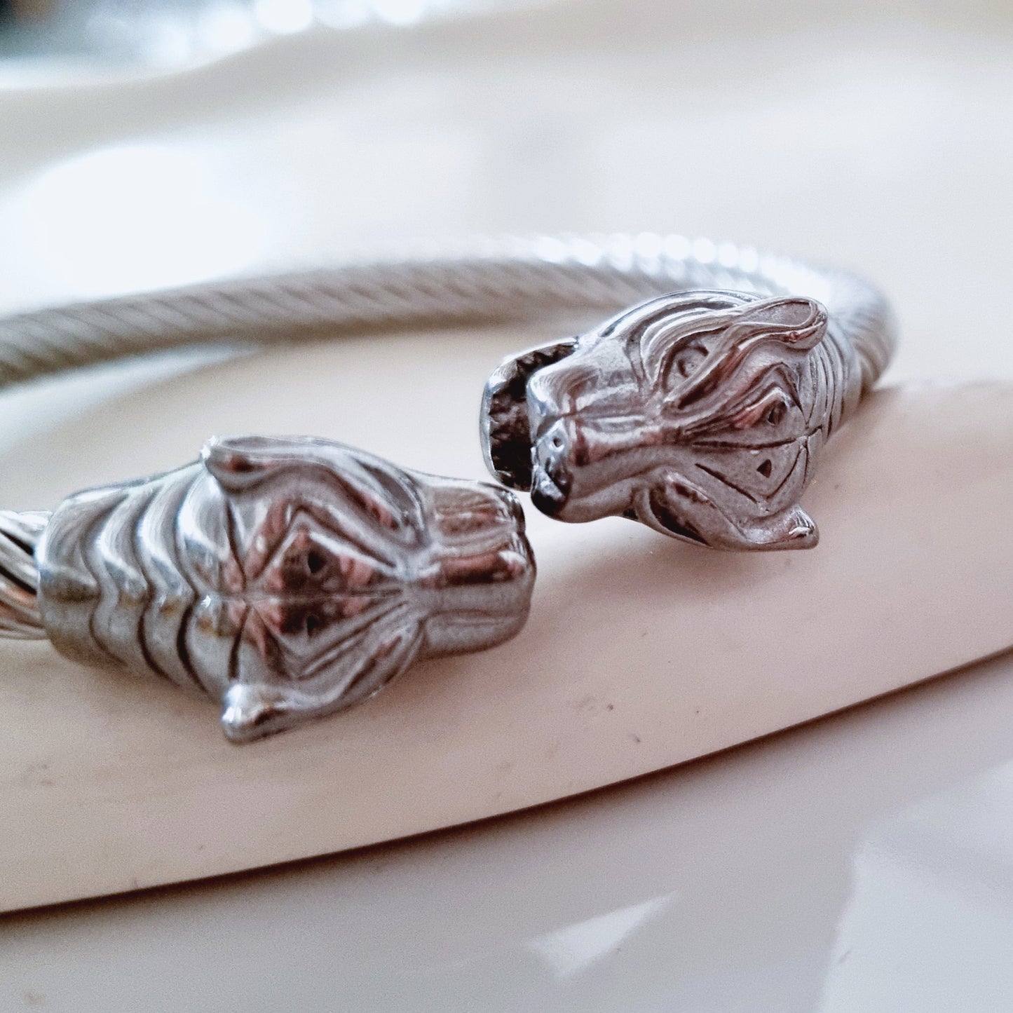 Lions bangle