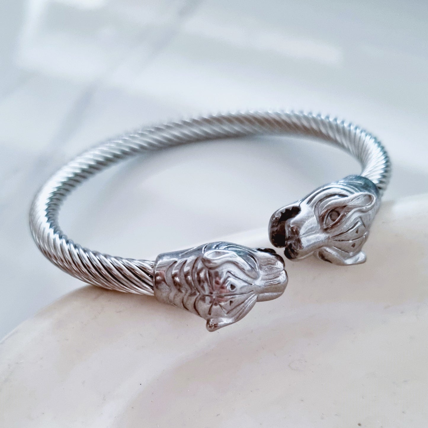 Lions bangle