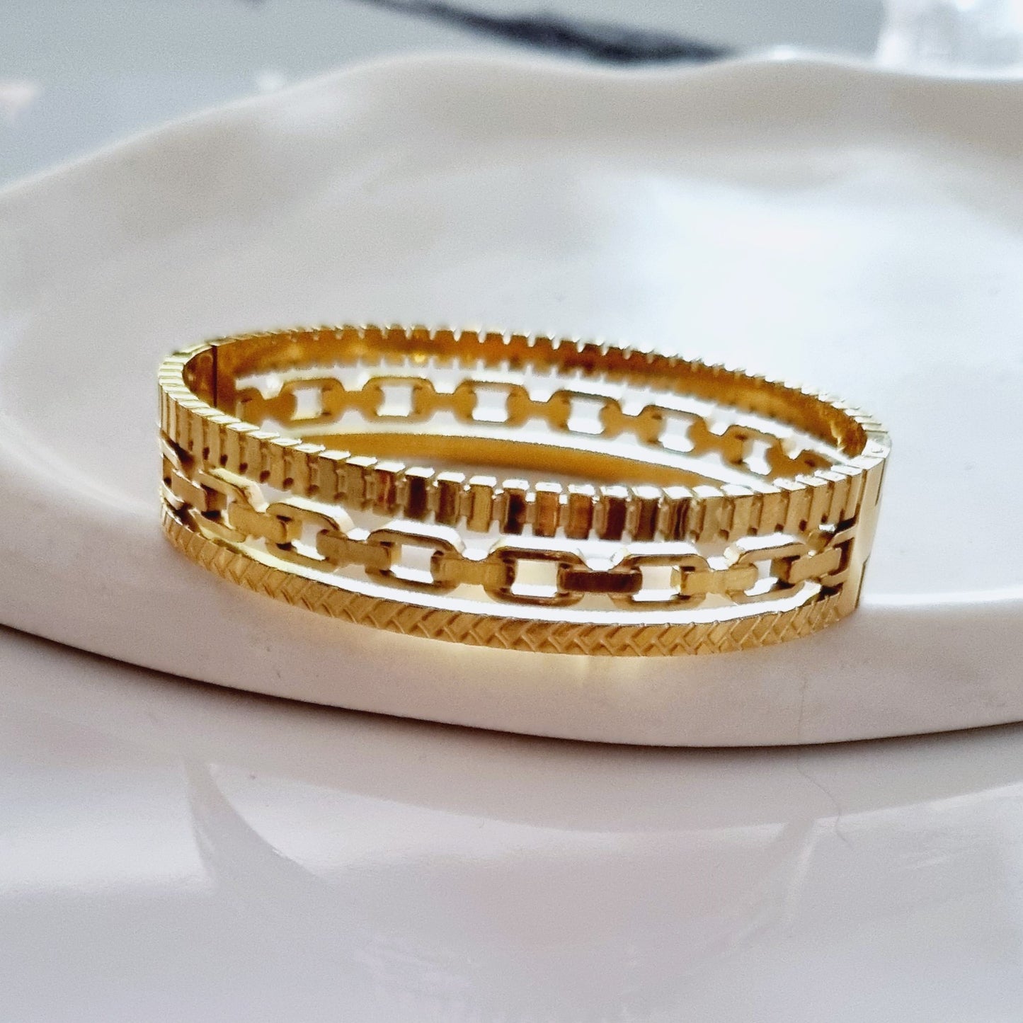 Gold bangle