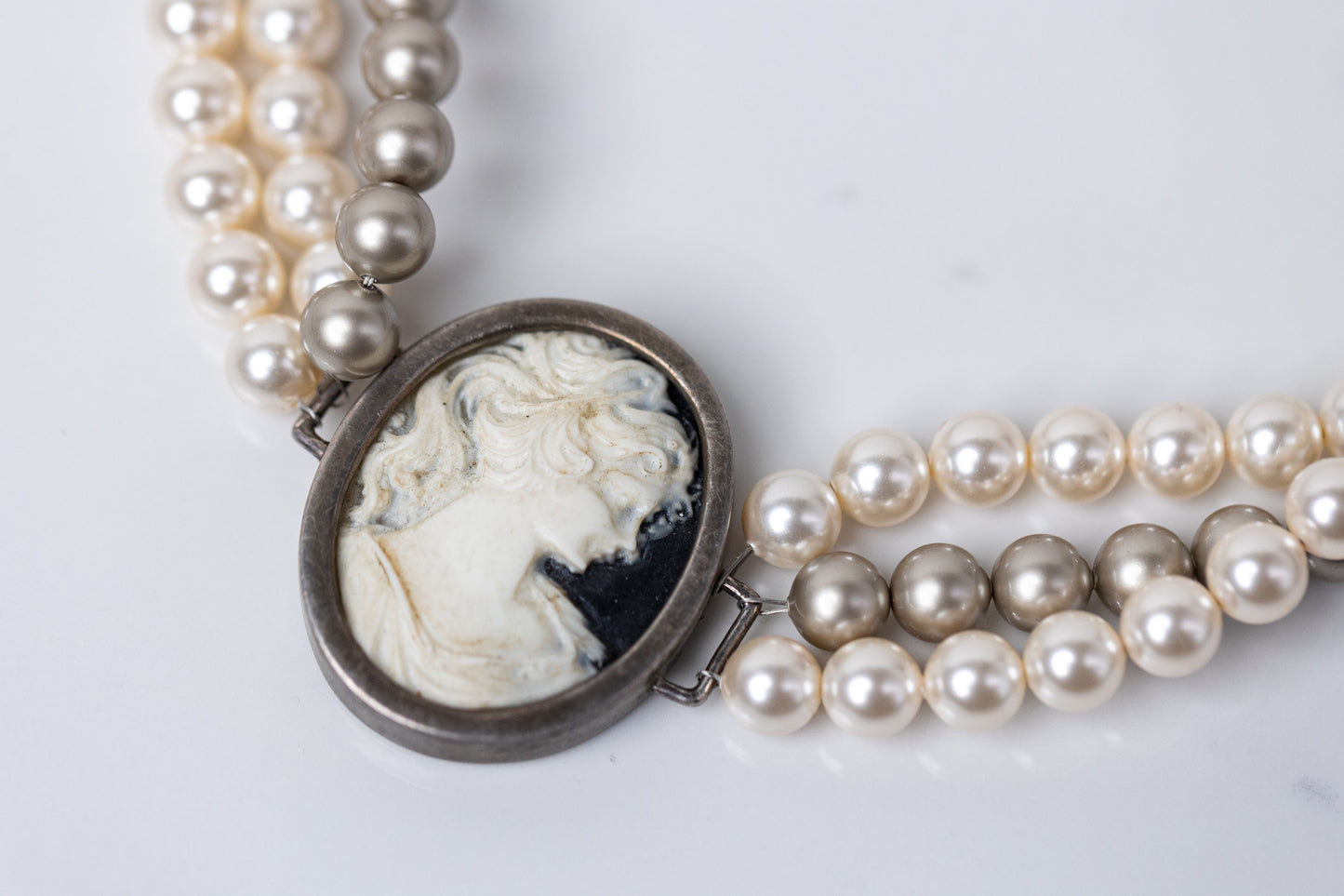 Cameo choker