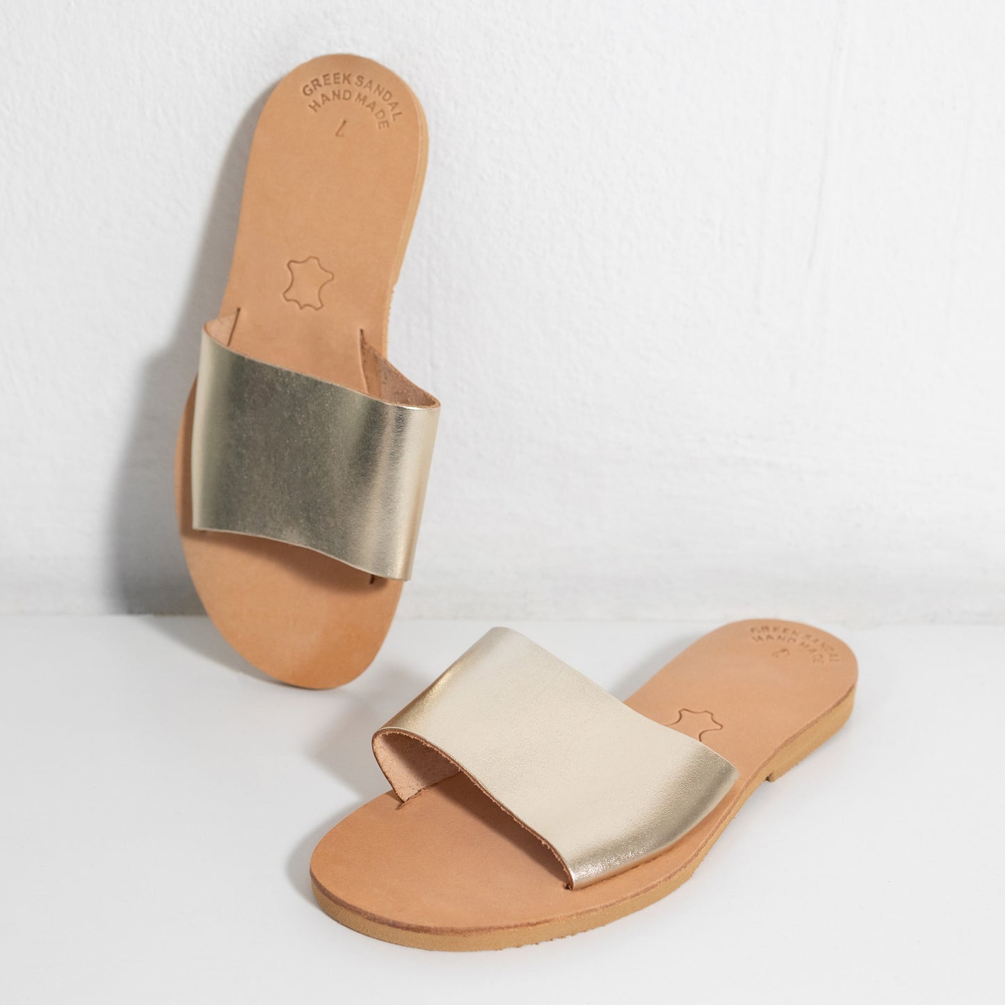 Θήβη sandals (gold)